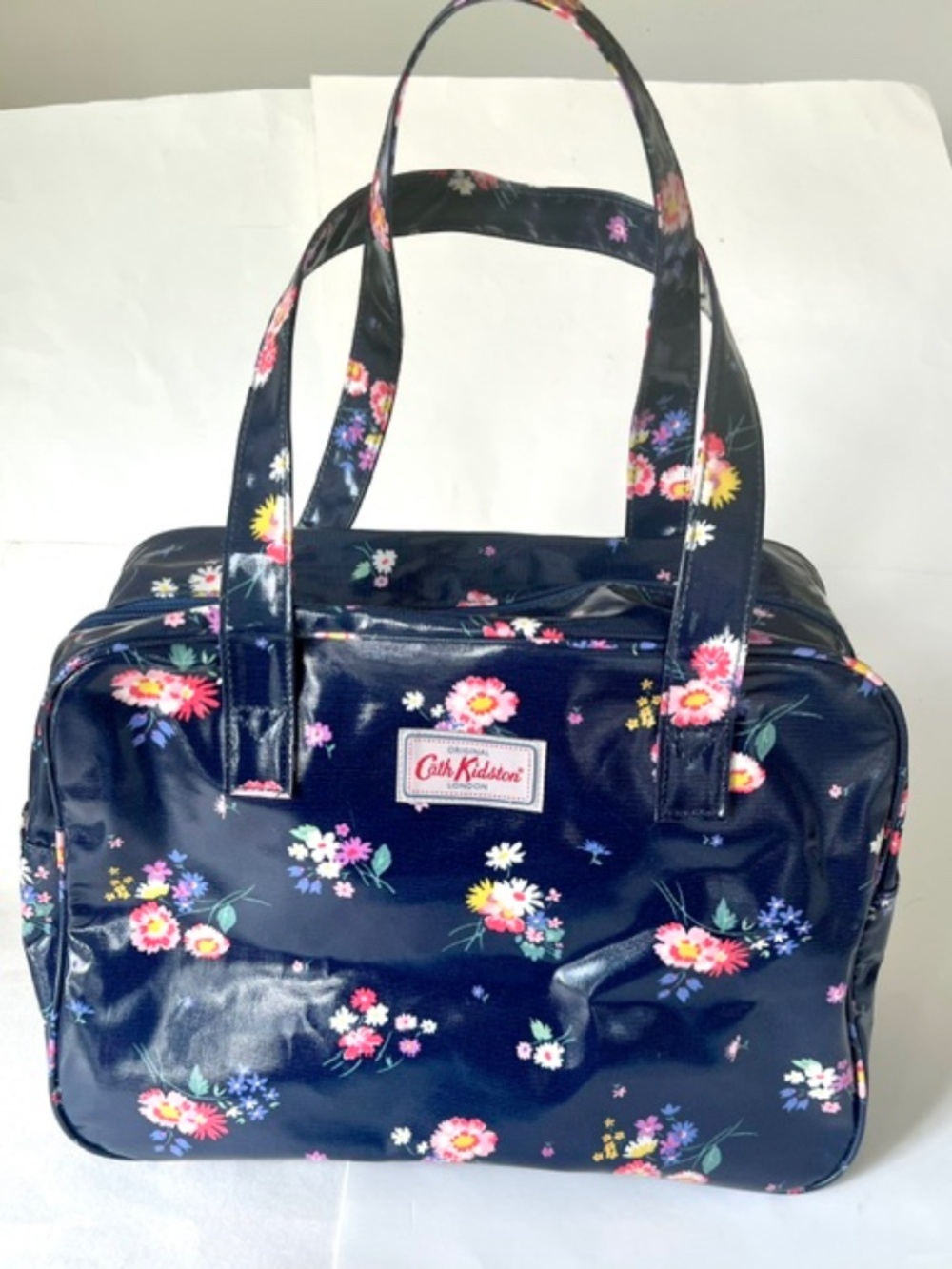 CATH KIDSTON Blue Floral Pattern Bag In Shiny Oil Cloth